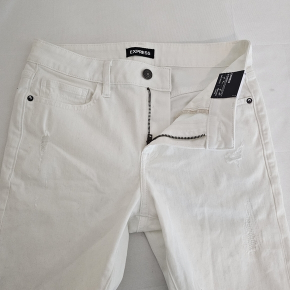 Express Slim Distressed Raw Hem White Temp Control Hyper Stretch Jean Shorts - Picture 7 of 13